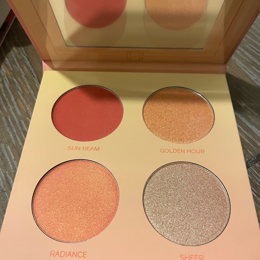 Hipdot sun goddess 4 shade face palette